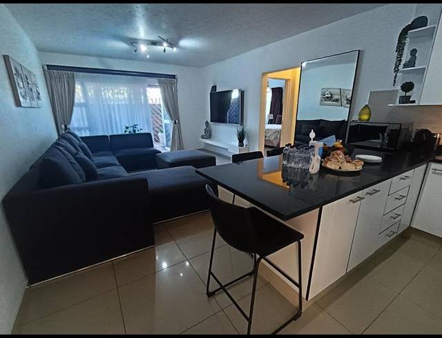 3 BEDROOM TOWNHOUSE FOR SALE IN WANNENBURGHOOGTE